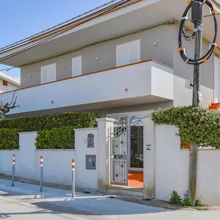 Gorgeous In Apartament